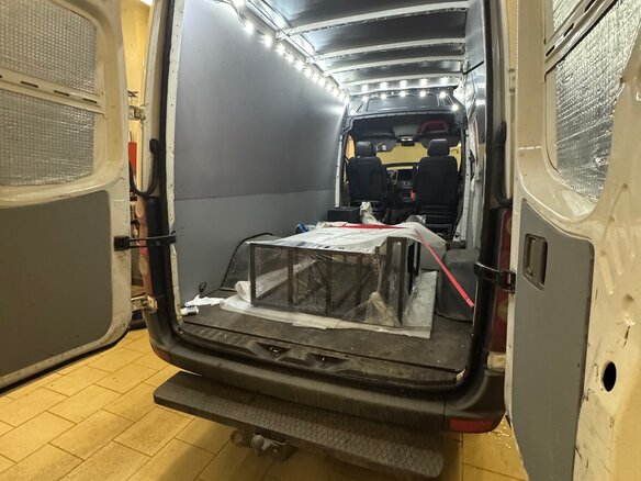 2013 Volkswagen Crafter, белый, 1850000 рублей - вид 2