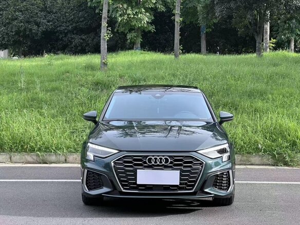 2023 Audi A3 35 TFSI IV (8Y), серый