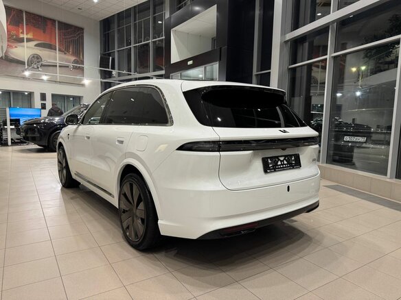 2026 Li Auto (Lixiang) L8 52.3 kWh I Рестайлинг, белый, 12570000 рублей - вид 5