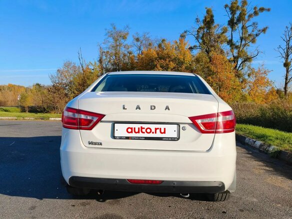 2017 Lada (ВАЗ) Vesta I, белый, 700000 рублей - вид 3