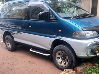 1997 Mitsubishi Delica IV, зелёный, 1150000 рублей, вид 4