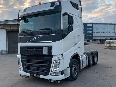 2018 Volvo FH, белый, 8900000 рублей, вид 3