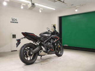 2025 Honda CBR 650R, чёрный, 990000 рублей, вид 5