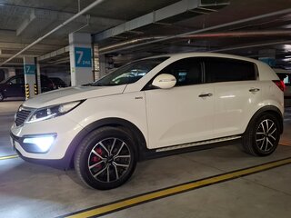 2015 Kia Sportage III Рестайлинг, белый, 1800000 рублей, вид 3