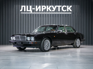 Jaguar XJ II (XJ40)
