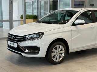 2026 Lada (ВАЗ) Vesta I Рестайлинг (NG), белый, 1785000 рублей, вид 2