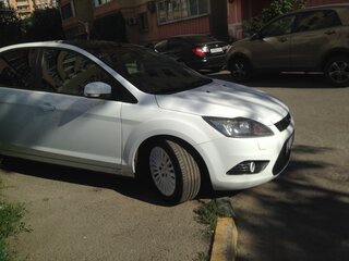 2010 Ford Focus II Рестайлинг, белый, 560000 рублей, вид 3