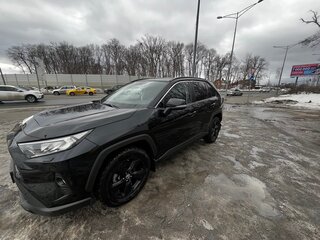2021 Toyota RAV4 V (XA50), чёрный, 3700000 рублей, вид 5