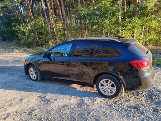 2013 Chevrolet Cruze I Рестайлинг, чёрный, 900000 рублей, вид 4