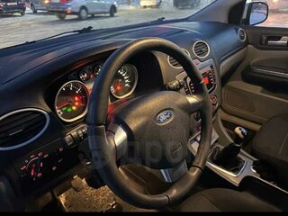 2009 Ford Focus II Рестайлинг, серебристый, 670000 рублей, вид 1