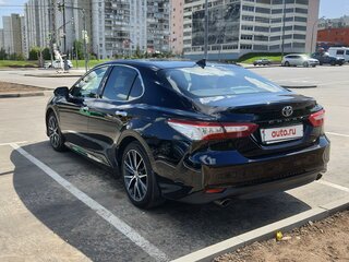2021 Toyota Camry VIII (XV70) Рестайлинг, чёрный, 4000000 рублей, вид 4