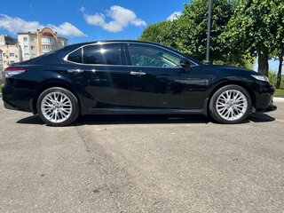 2019 Toyota Camry VIII (XV70), чёрный, 2650000 рублей, вид 4