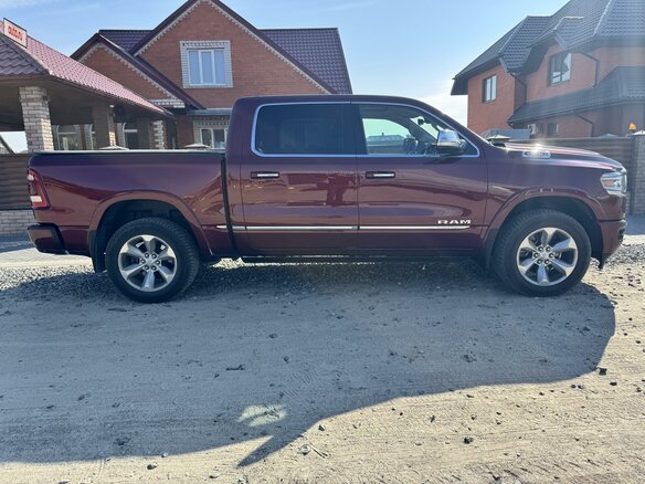 2020 Ram 1500 Crew Cab V, красный, 3500000 рублей - вид 23