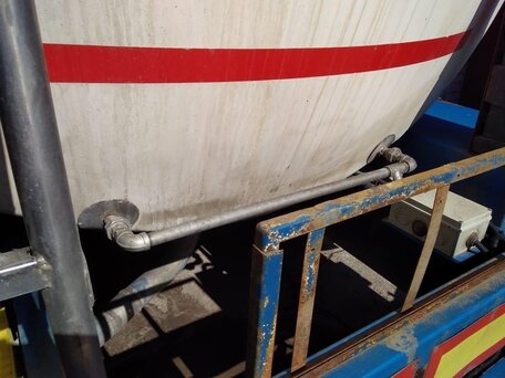 1996 Fruehauf Полуприцепы-цистерна, серебристый, 3800000 рублей, вид 3