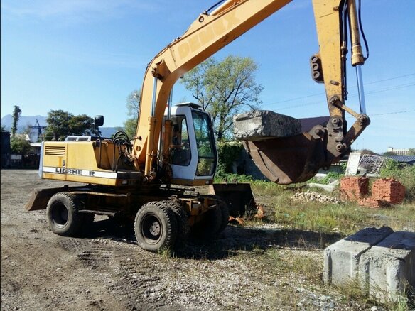 1997 Liebherr 902, жёлтый, 1700000 рублей