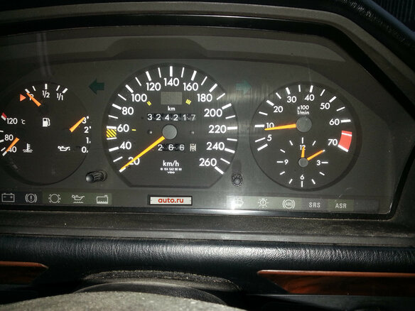 1992 Mercedes-Benz W124 320, серый - вид 3