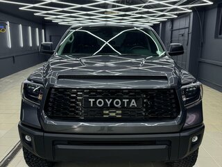 2021 Toyota Tundra CrewMax II Рестайлинг, серый, 9100000 рублей, вид 3