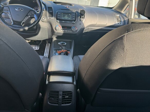 2018 Kia Cerato III Рестайлинг (Classic), серебристый, 1420000 рублей - вид 26