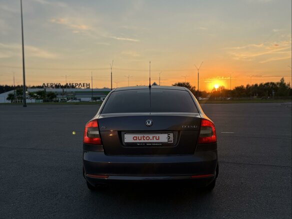 2010 Skoda Octavia DSG7 II (A5) Рестайлинг, серый, 850000 рублей - вид 5
