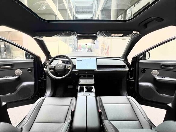 2026 Toyota bZ3X 58.3 kWh, чёрный, 2330000 рублей - вид 8