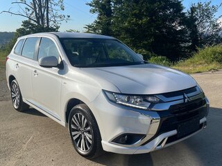 2022 Mitsubishi Outlander III Рестайлинг 3, белый, 2700000 рублей, вид 1