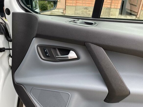 2015 Ford Transit Custom, белый, 2500000 рублей - вид 19