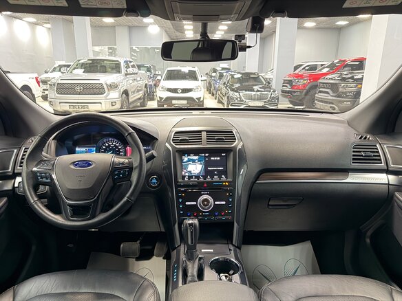 2018 Ford Explorer V Рестайлинг, белый, 3150000 рублей - вид 15