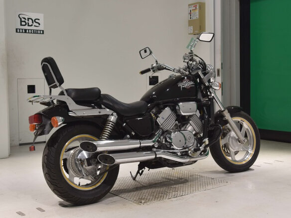 1996 Honda Magna, чёрный, 460000 рублей - вид 4