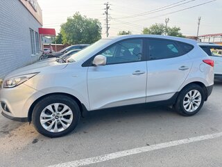 2014 Hyundai ix35 I Рестайлинг, серебристый, 1260000 рублей, вид 3