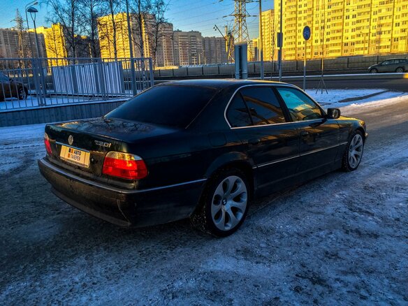 1998 BMW 7 серии 735i III (E38) Рестайлинг, зелёный - вид 5