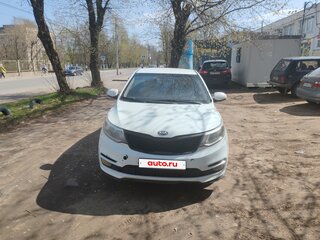 2016 Kia Rio III Рестайлинг, белый, 600000 рублей, вид 1