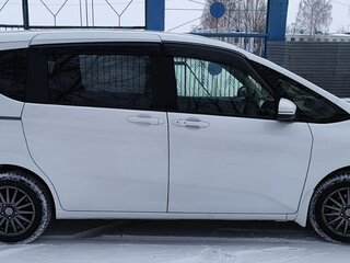 2019 Honda Freed II, белый, 1699000 рублей, вид 5