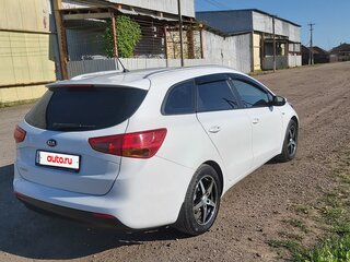 2016 Kia Ceed II Рестайлинг, белый, 1100000 рублей, вид 4