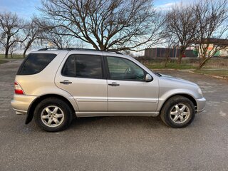 2002 Mercedes-Benz M-Класс 400 I (W163) Рестайлинг, серебристый, 1000000 рублей, вид 4