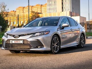 2020 Toyota Camry US Market VIII (XV70), серебристый, 2300000 рублей, вид 1