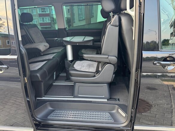 2020 Volkswagen Multivan T6 Рестайлинг, чёрный, 4700000 рублей - вид 20
