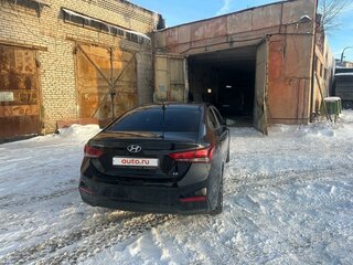 2017 Hyundai Solaris II, чёрный, 1500000 рублей, вид 3