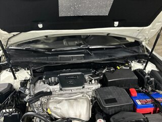 2017 Toyota Camry VII (XV50) Рестайлинг 2, белый, 2250000 рублей, вид 4