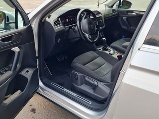 2019 Volkswagen Tiguan II, серебристый, 2690000 рублей, вид 4