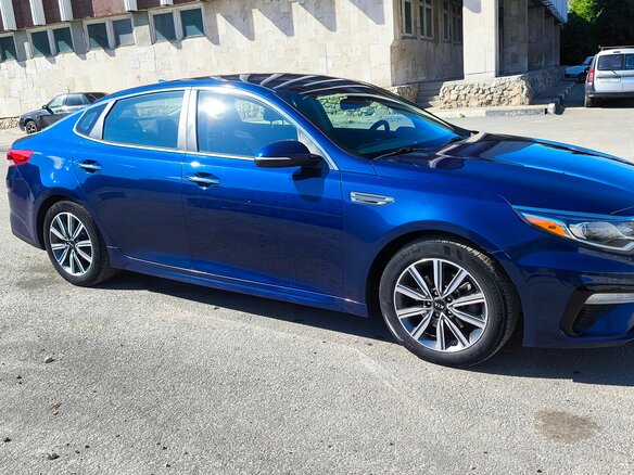 2019 Kia Optima IV Рестайлинг, синий, 1499000 рублей - вид 5