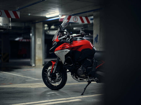 2024 Ducati Multistrada V4, красный, 3400000 рублей, вид 5
