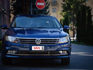 2016 Volkswagen Passat (North America and China) I Рестайлинг, синий, 1497600 рублей, вид 2