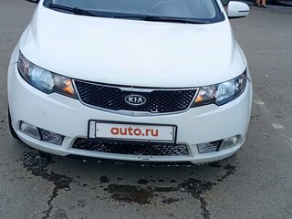 2011 Kia Cerato 4-speed II, белый, 700000 рублей, вид 3