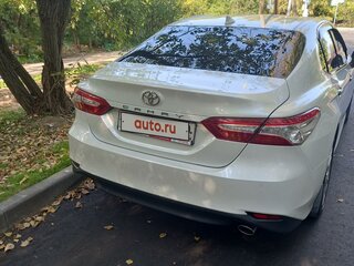 2019 Toyota Camry VIII (XV70), белый, 3300000 рублей, вид 3