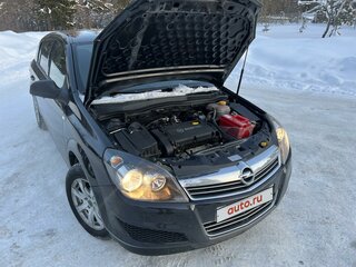 2014 Opel Astra J Рестайлинг, чёрный, 785000 рублей, вид 4