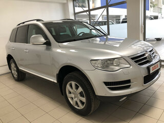 2007 Volkswagen Touareg I Рестайлинг, серебристый, 1430000 рублей, вид 4
