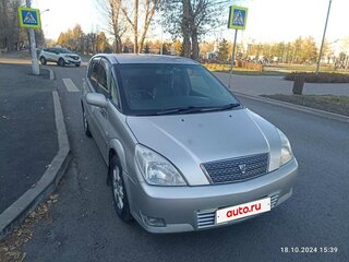 2002 Toyota Opa I Рестайлинг, серебристый, 670000 рублей, вид 3