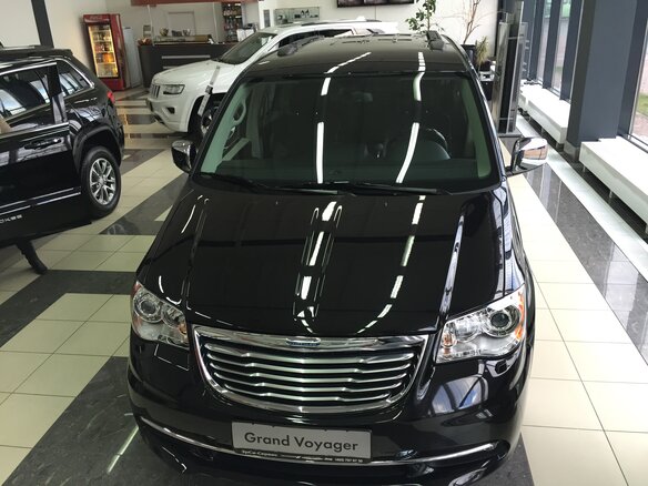 2014 Chrysler Voyager Grand V Рестайлинг, чёрный - вид 1