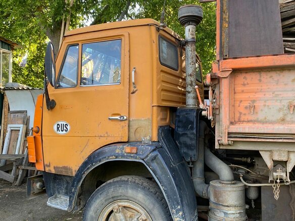 1990 КамАЗ 55102, оранжевый, 600000 рублей