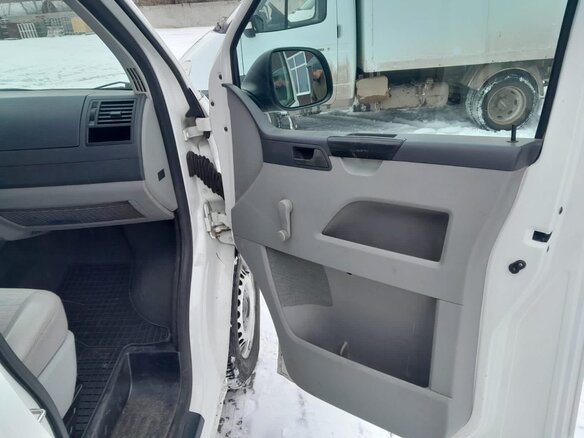 2011 Volkswagen Transporter T5 Рестайлинг, белый, 2000000 рублей - вид 8